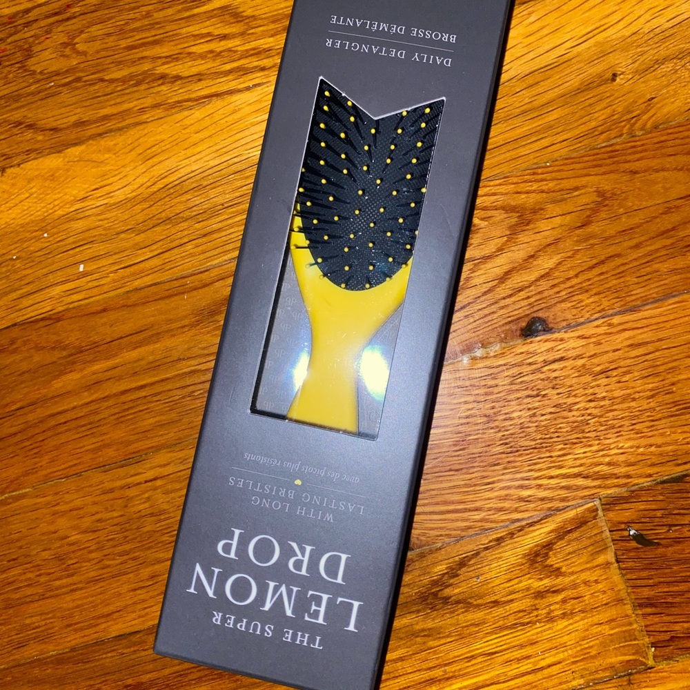 New Drybar Lemon Drop Daily Detangler Hair Brush